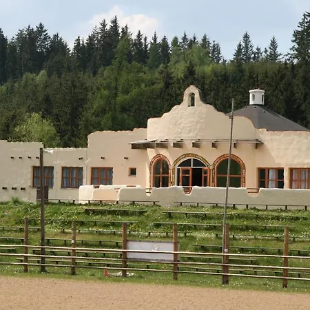 Hotelovy Sikland ホテル 3*